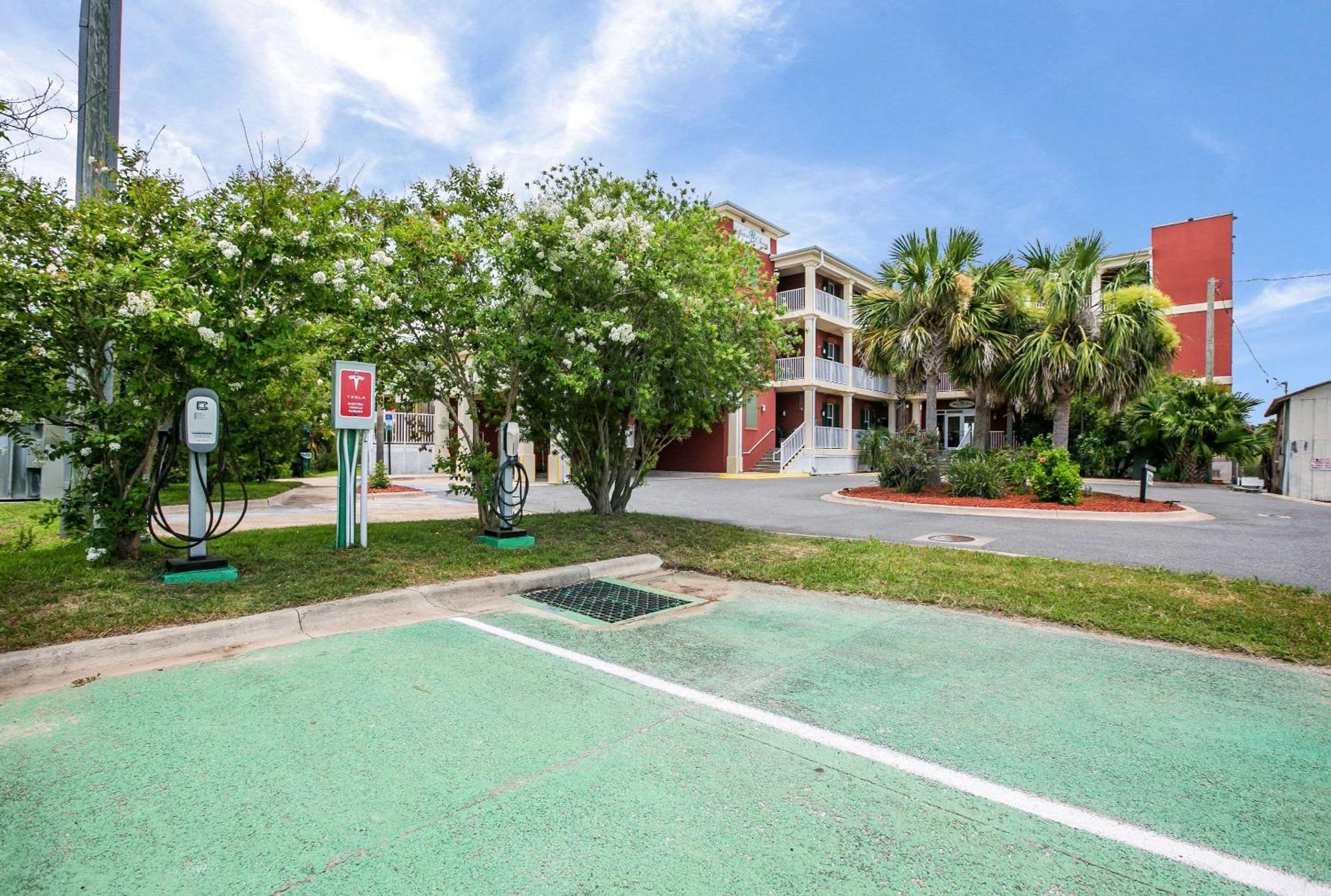 Water Street Hotel & Marina, Ascend Hotel Collection Apalachicola Exterior photo